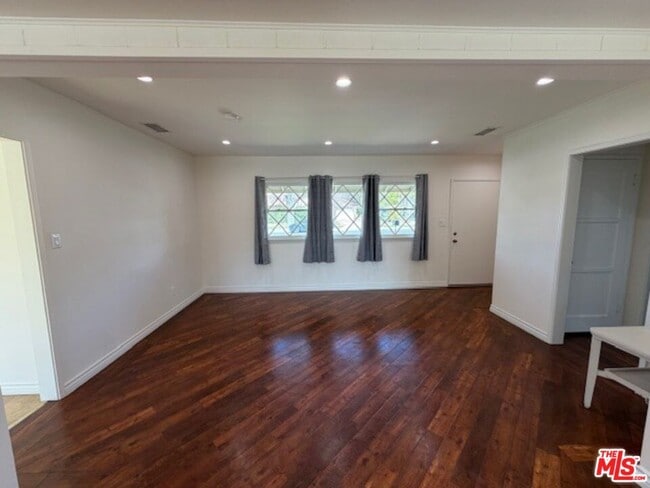 Photo - 17400 Cantlay St