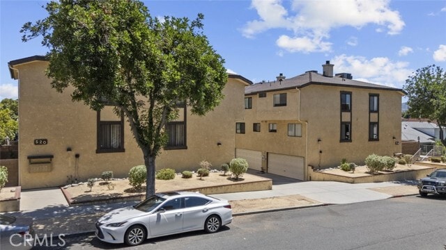 Photo - 520 E Elmwood Ave Townhome