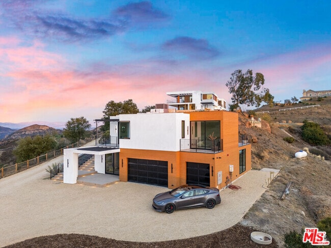 Building Photo - 32180 Mulholland Hwy Rental