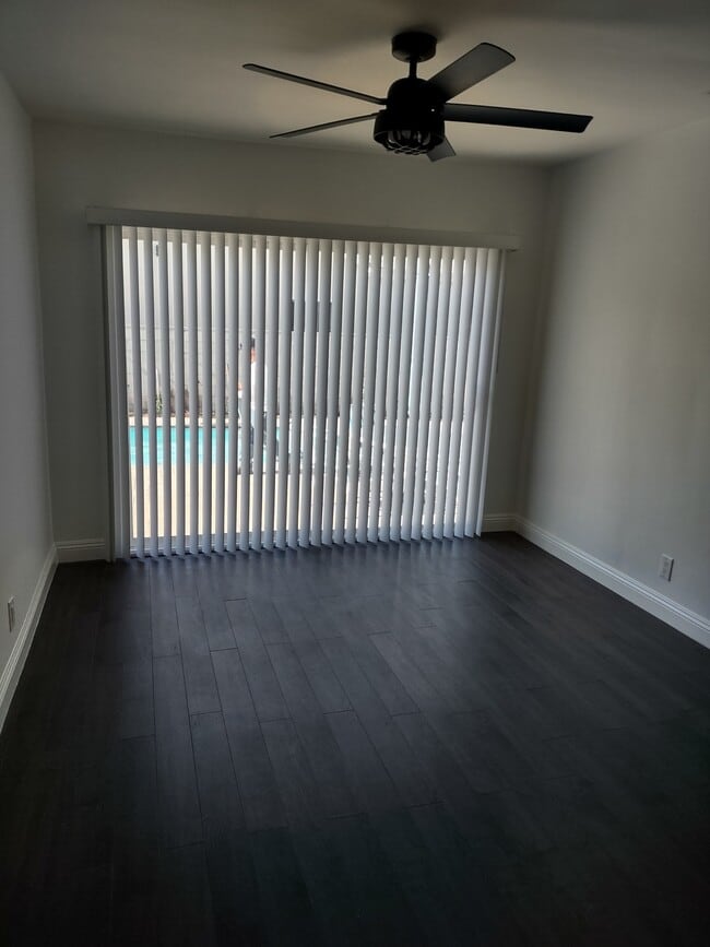 Dining room - 18318 Gresham St