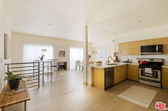 Photo - 1717 Malcolm Ave Unit 303