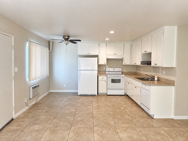 Building Photo - 9906 Buena Vista Dr Unit A