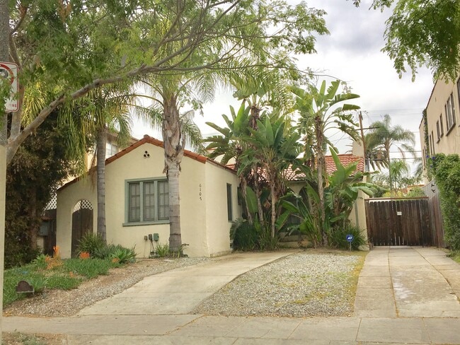 Building Photo - 6107 Saturn St Unit c