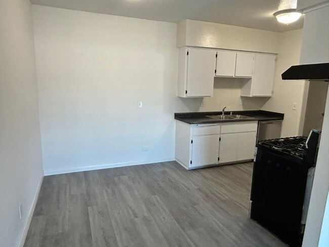 Photo - 2409 W 227th