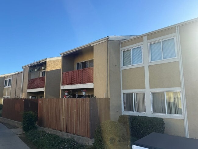 Building Photo - Great 2B/1BA Condo in Escondido! Unit 235