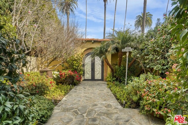 Photo - 707 N Bedford Dr