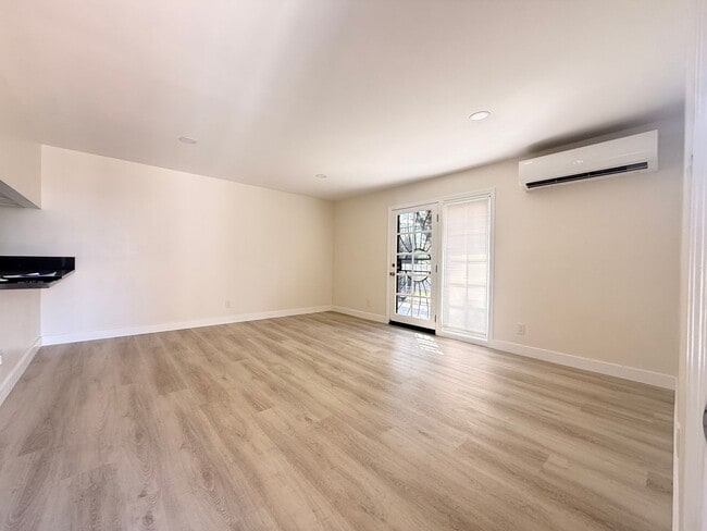 Photo - 1994 S Park Ave Unit #4