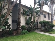 Mid-century building with gated courtyard - 1016 Western Ave Unit G