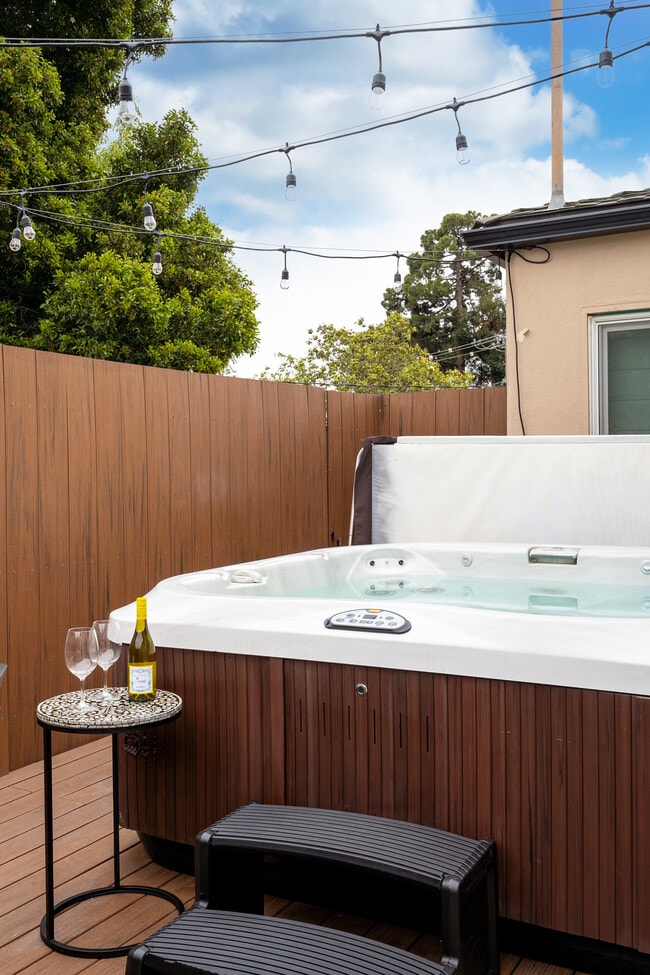 Photo - 810 E Anapamu St