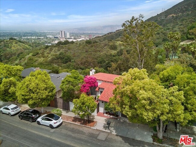 Photo - 3074 Lake Hollywood Dr House