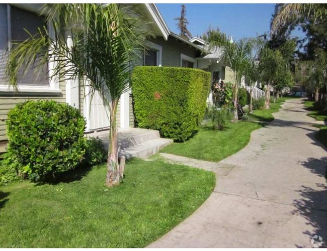 Building Photo - 2115 N Raymond Ave Rental