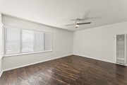 Photo - 1339 W 109th St Townhome