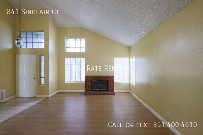 Photo - 841 Sinclair Ct