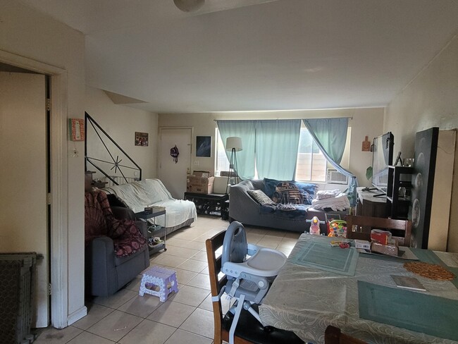 Photo - 6323 Haviland Ave Apartments Unit B