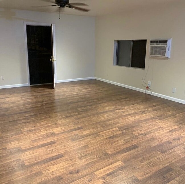 Entry - 1675 Durfee Ave Unit Studio 1