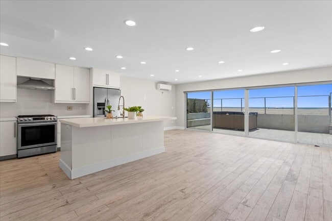 Photo - 6955 Trolleyway Unit A