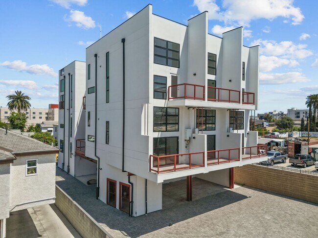 Photo - 5617 Klump Ave Apartment Unit 101