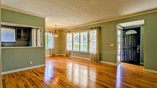 Photo - 1022 N Baker St
