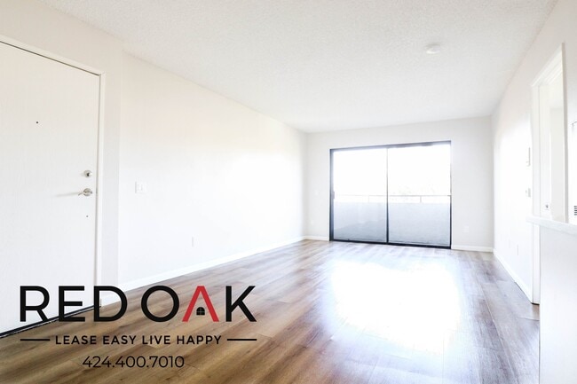 Photo - 11817 Victory Blvd Unit 305