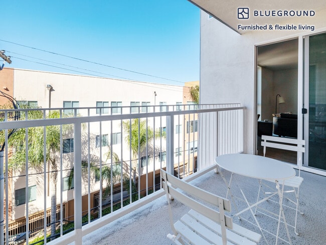 Photo - 4805 Bakman Ave Unit FL4-ID678