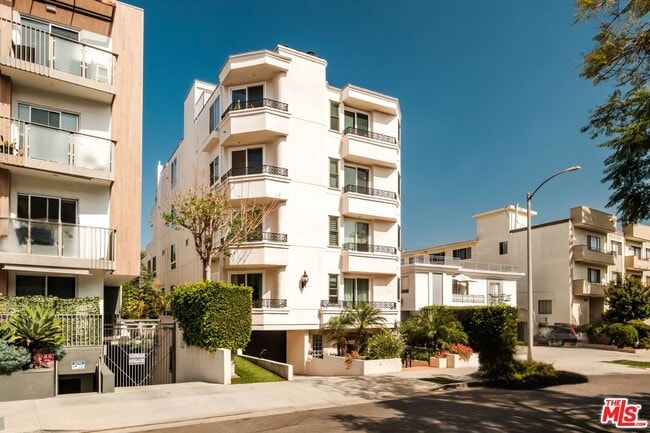 Building Photo - 2030 S Bentley Ave Unit 200