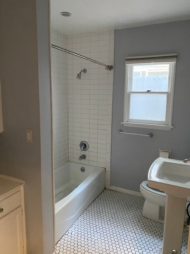 Bathroom - 3857 Prospect Ave Unit (3857-1/2)