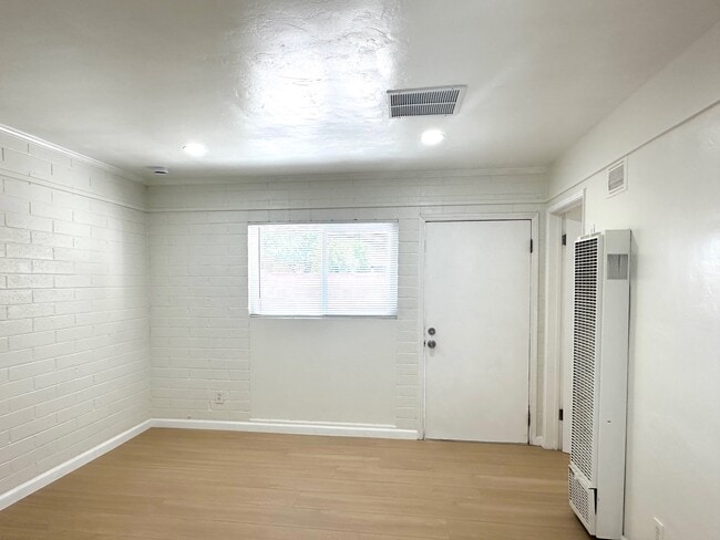 Photo - 854 W Milling St Apartment