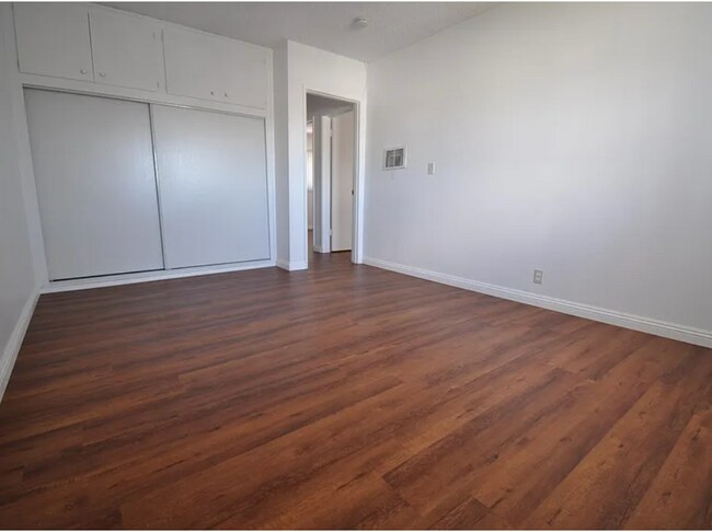 Photo - 327 E Navilla Pl