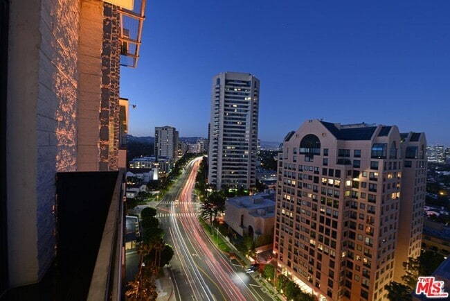 Building Photo - 10535 Wilshire Blvd Unit 1612 Rental