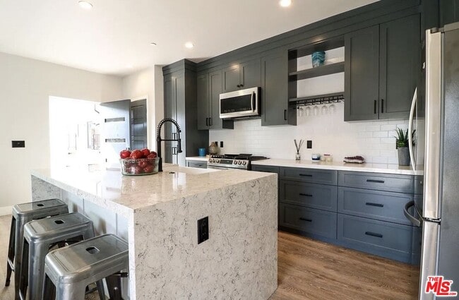 Photo - 1253 S Plymouth Blvd