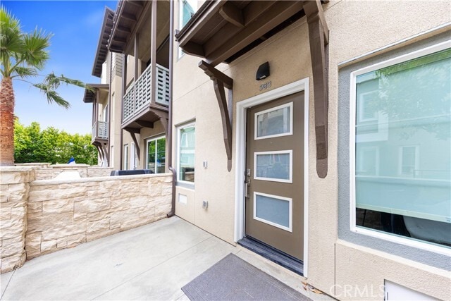 Photo - 983 Doheny Way