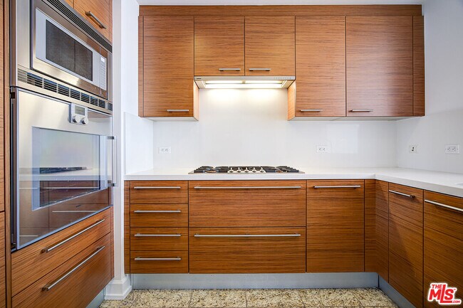 Photo - 900 W Olympic Blvd Unit 31G