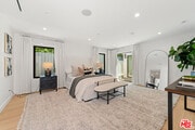 Photo - 540 Westmount Dr