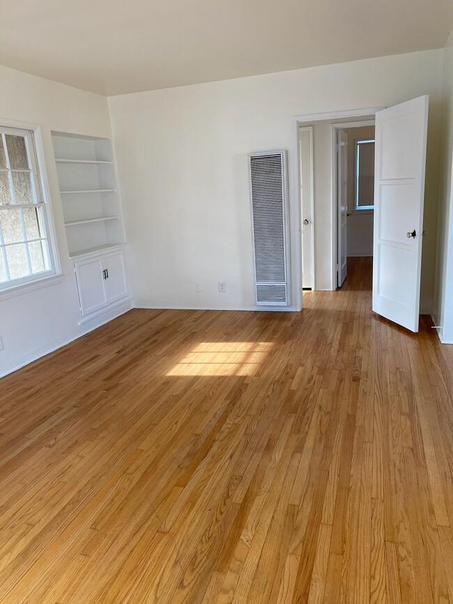 Photo - 4557 Alumni Ave Unit 1