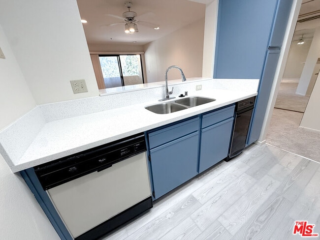 Photo - 501 Palisades Dr Unit 317