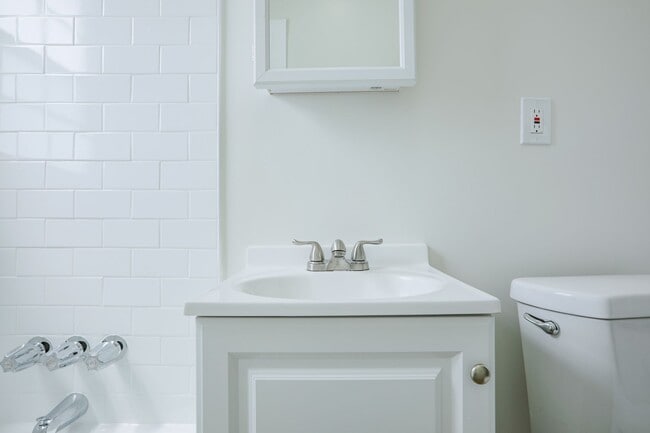 Photo - Bright & Inviting 1-Bedroom Apartment Unit 309