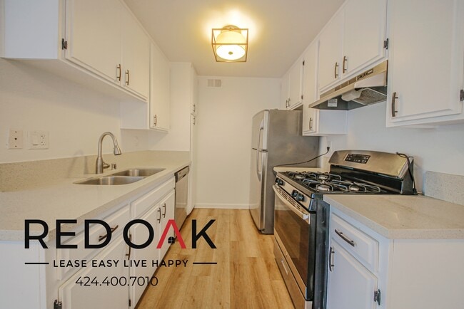 Photo - 11817 Victory Blvd Unit 205