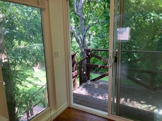 Deck - 11049 Kling St