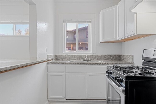Photo - 1405 Cedar Ave Unit 1405