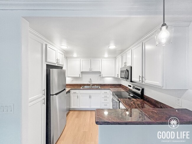 Photo - Beautiful 1BD/1BA w/ Reserved Parking and Laundry On-Site in Pacific Beach! Unit B13