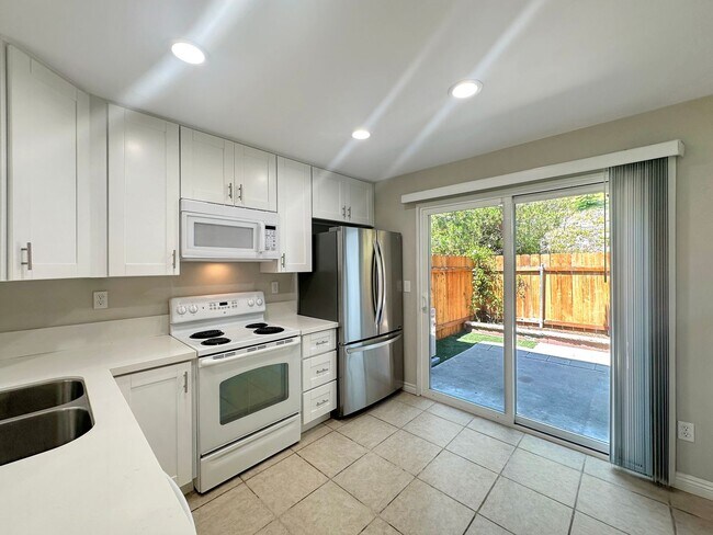 Charming 2BD/1BA Home in San Carlos W/ A/C... - Charming 2BD/1BA Home in San Carlos W/ A/C...
