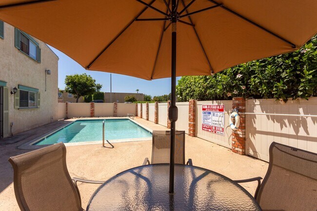 Photo - San Remo Court