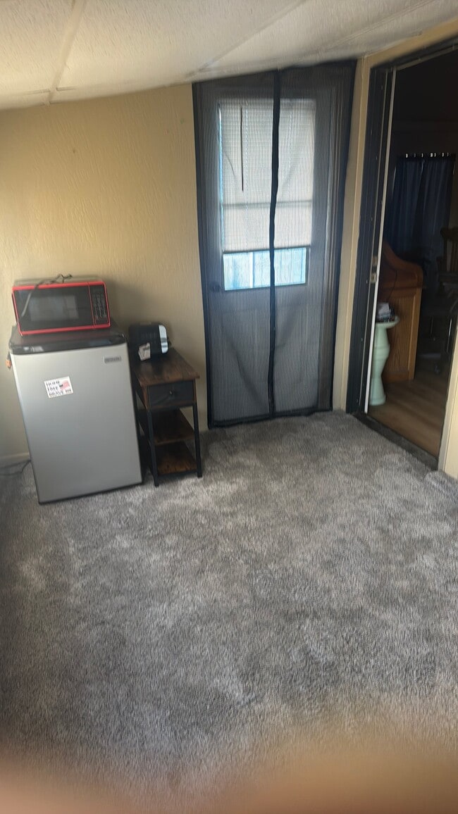 Photo - 21100 State St