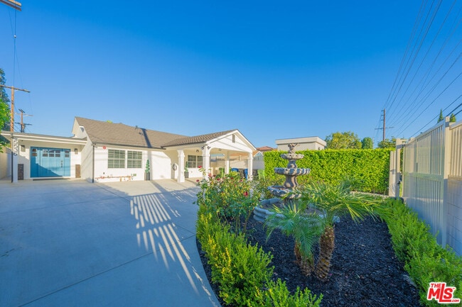 Building Photo - 5536 Tyrone Ave