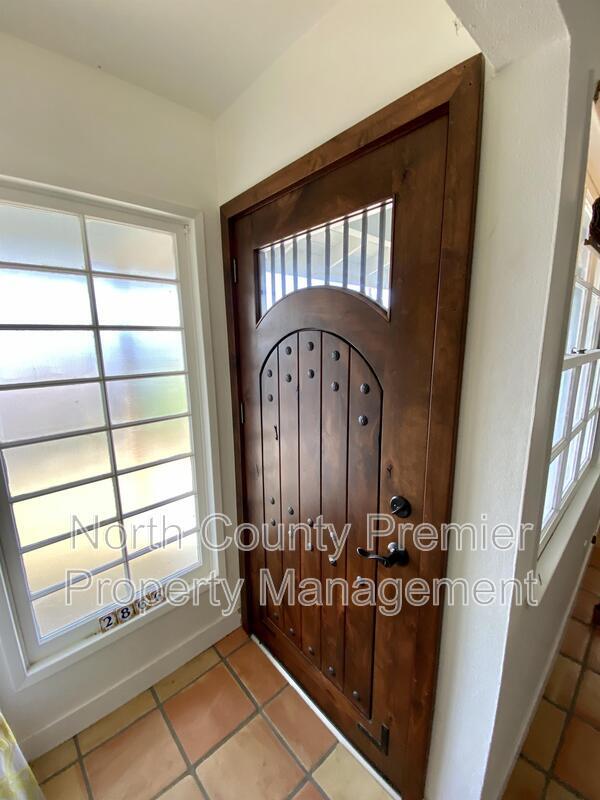 Photo - 2866 Turnbull St
