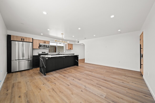 Photo - 6053 Craner Ave