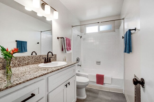 Photo - Valparaiso Apartments