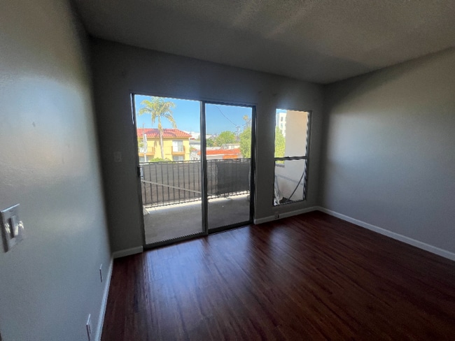 Photo - 3945 W 8th St Unit 10