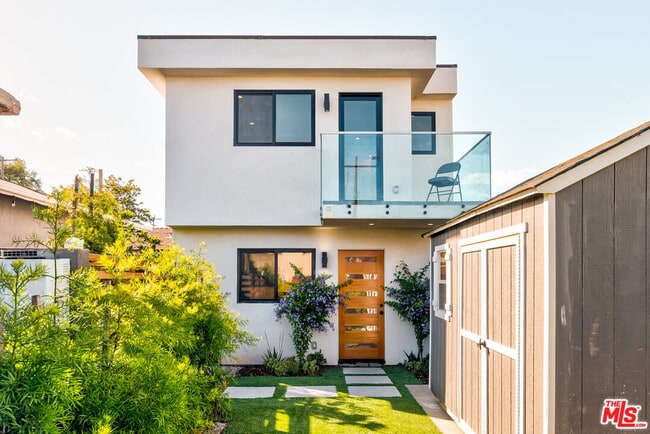 Building Photo - 12153 Palms Blvd