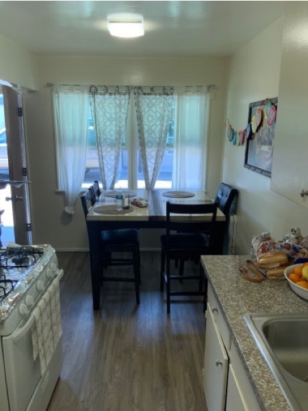 Photo - 858 N Olive St